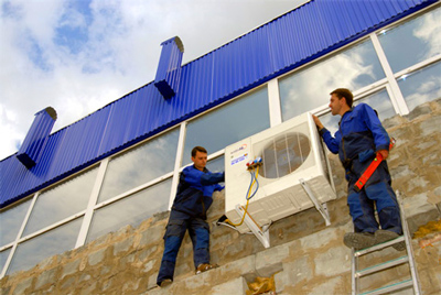 Монтаж внешних блоков климатического оборудования в бизнес центре